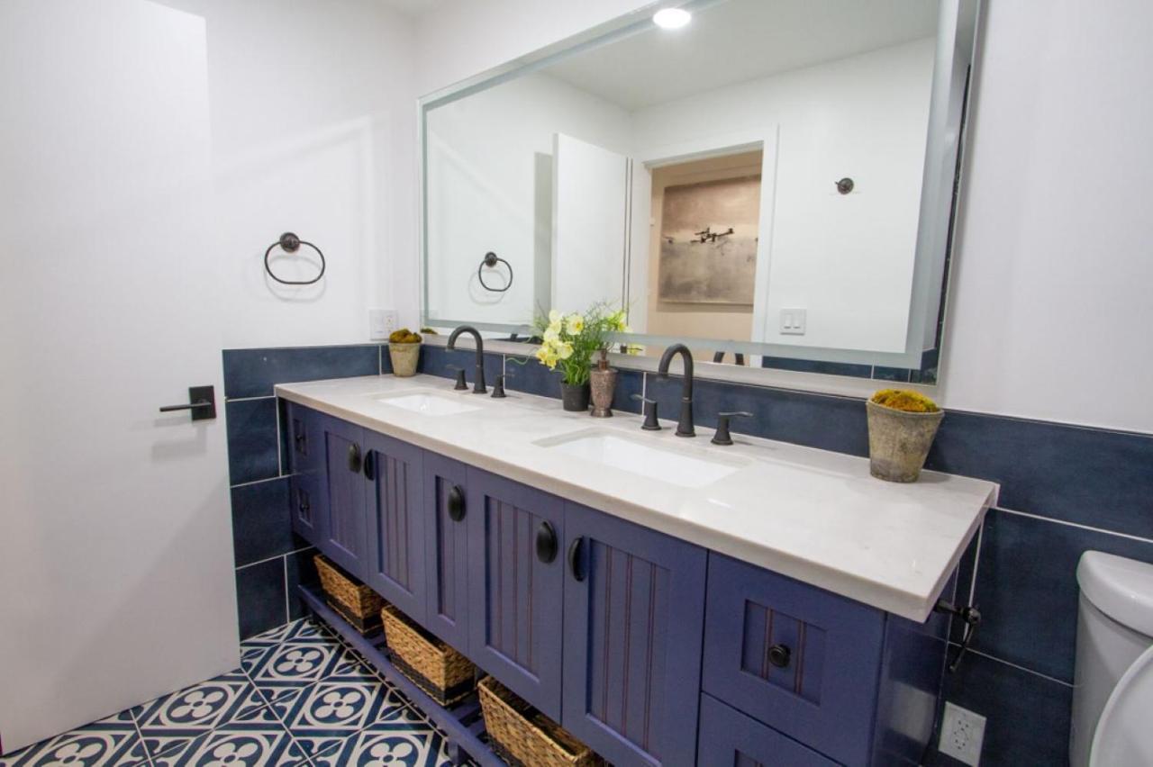 Dreamy Farmhouse In Studio City Los Angeles Bagian luar foto